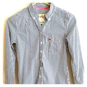 Hollister fitted button up shirt